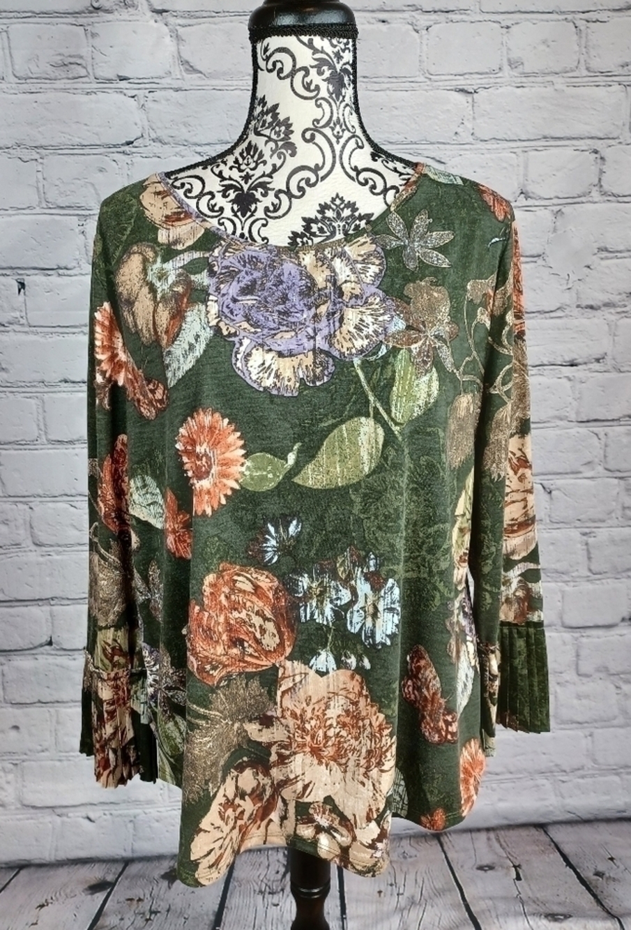 Chico's women's long sleeve mini pleat floral print top stretch knit size 2 b26